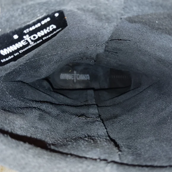 Minnetonka Black Suede Fringe Moccasin Pull-On Boots - US 8 - EUC - Picture 9 of 9